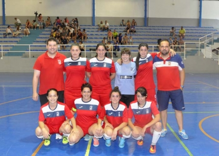 Equipo femenino del Fútsal Albolote en el Pabellón Municipal el día de la semifinal. 