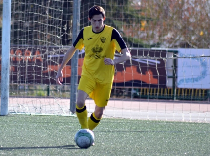 Un jugador del FC Cubillas durante un encuentro de esta pasada temporada