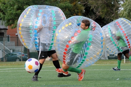 El bumper ball, una forma divertida y diferente de practicar fútbol