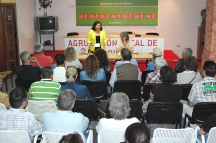 Imagen de archivo de una de las asambleas del PSOE de Albolote en su sede de la calle Nueva de Jardines. 