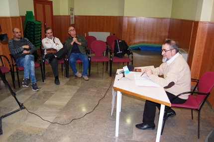 Un momento de la charla de la asociación cultural Voces de la Tierra.