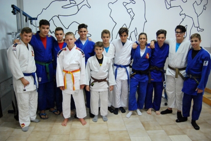 Integrantes de la delegación deportiva del Club de Judo Chinchilla en la primera prueba del ranking andaluz.