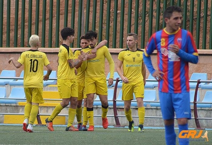 Los jugadores del Cubillas celebran un tanto de Plata en Peligros (GRJ)