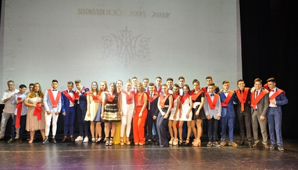 Alumnado de 4º de ESO del Ave María en la gala de graduación.