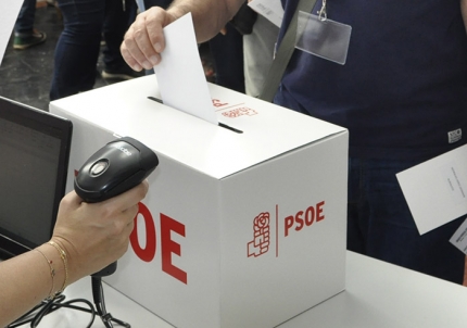 Urna de votación del PSOE durante la consulta de primarias. 