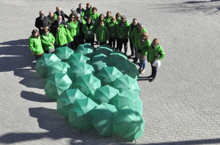 Acto del día contra el cáncer en la plaza de España