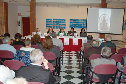 Un momento de la presentación del libro sobre la memoria histórica de Albolote.