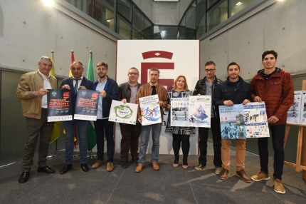 Representantes institucionales durante la presentación del circuito provincial en la sede de Diputación.