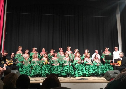 El nuevo Coro Flamenco de Albolote en una de sus actuaciones el pasado invierno. 