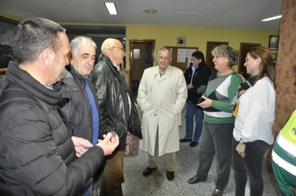 La Delegada de Medio Ambiente, Inmaculada Oriol, junto a los militantes del PSOE de Albolote 