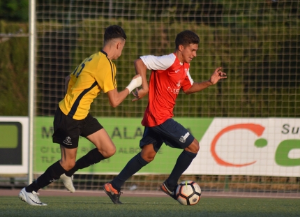 Un lance del partido disputado el sábado 3 de agosto en el campo municipal de Albolote 