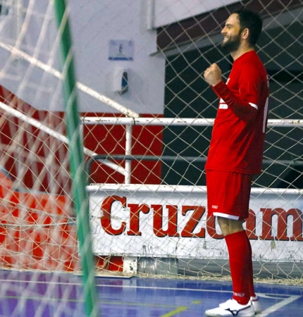 Armando Rodríguez `Dito` celebrando un gol en la cancha alboloteña