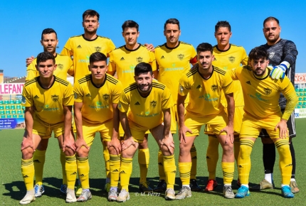 Once del equipo alboloteño en su visita a Guadix (FC CUBILLAS)