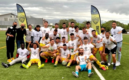 La plantilla del FC Cubillas B celebró el ascenso tras ganar en casa al Arenas de Armilla (FC CUBILLAS)