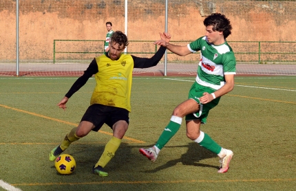 El FC Cubillas igualó en su salida al campo del Málaga City (J. PALMA)