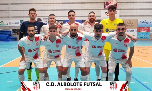 Equipo del Albolote Herogra en la pista del Pizarra FS (ALBOLOTE FUTSAL)