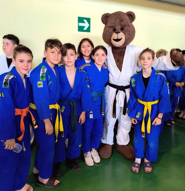 Judocas del club Baransu que participaron el Trofeo Asahi Kan