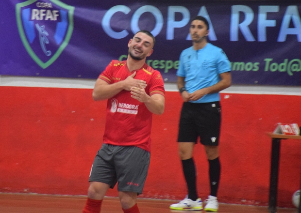 Juan Lamas, que marcó el segundo tanto local, durante el encuentro ante Victoria Kent (ALBOLOTE FUTSAL)