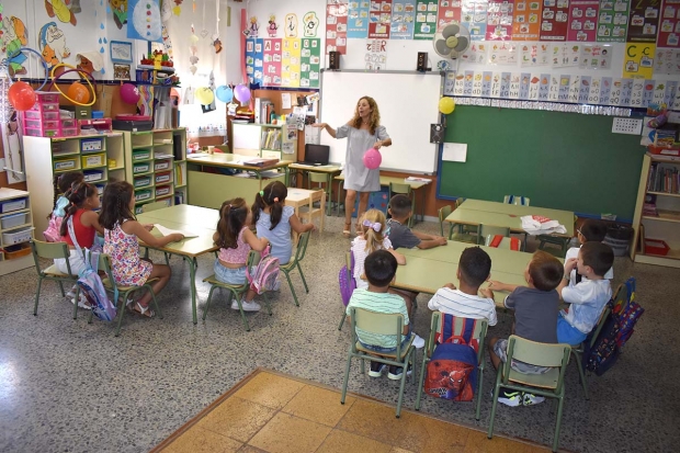 Inicio del nuevo curso escolar en los colegios Abadía y Tínar de Albolote.