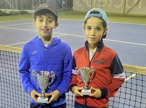 Iván Nievas, a la izquierda, junto a Aitor Padial tras la final en Otura